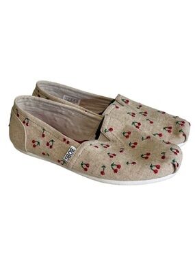 BOBS from Skechers Slip Ons Linen Cherries Memory Foam Twee Cottage Summer Sz 7